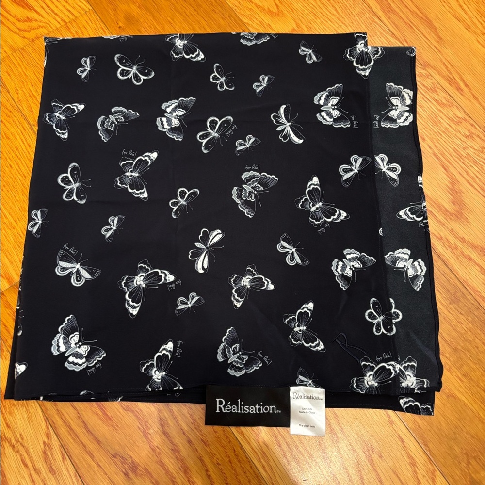 Realisation Par Handkerchief Top in Navy - Picture 2 of 7